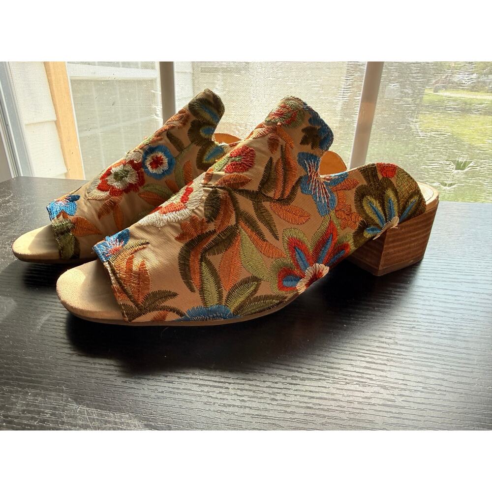 Lucky Brand Embroidered Floral Mule Heels Size 10 Boho Slip On Block Heel